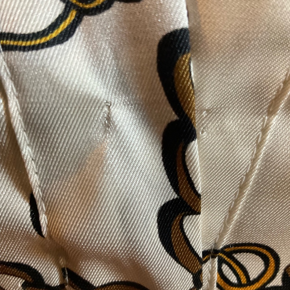 “ZARA” Tunic Style Chain Link Pattern Cream Coloured Long Sleeved Blouse. - Picture 12 of 13